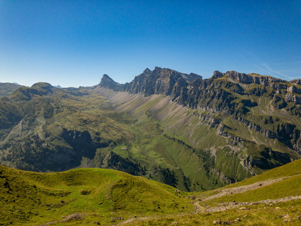 Seenalp, von der oberen Träsmeren aus fotografiert.